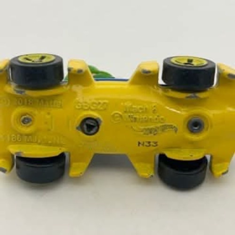 Hot Wheels Mario Kart Luigi Mach 8 and Bowser Badwagon Diecast Cars Lot of 2 - Picture 7 of 7